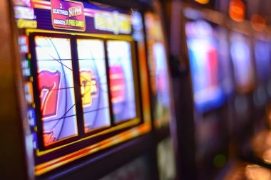 spin777 app live casino with Dragon Tiger and Roulette tables